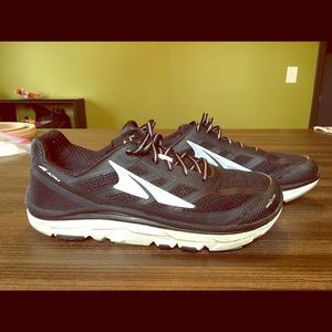 Altra Provision 3.5 women’s size 7.5 running shoes